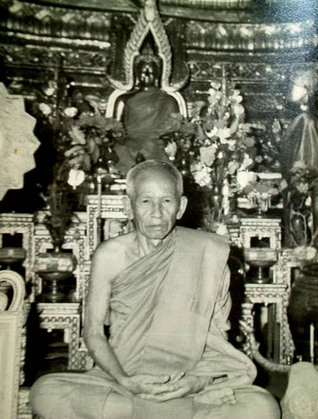 หลวงพ่อสุด_(วัดกาหลง) (1).jpg