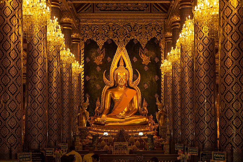 800px-Phra_Phuttha_Chinnarat_(II).jpg